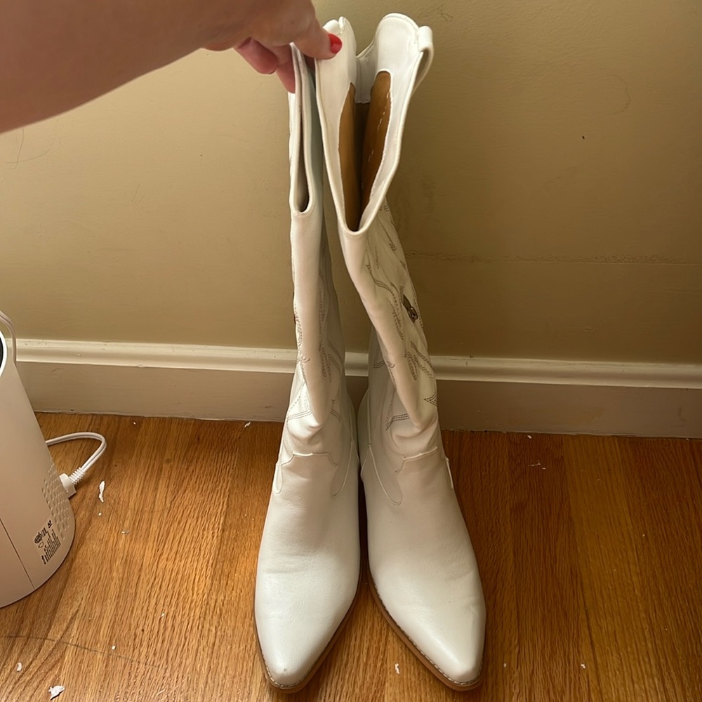 White tall cowboy boots size 10
